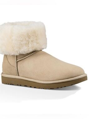 UGG Classic Fold-Down Shearling Suede Ankle Boot - Chestnut/Off-White